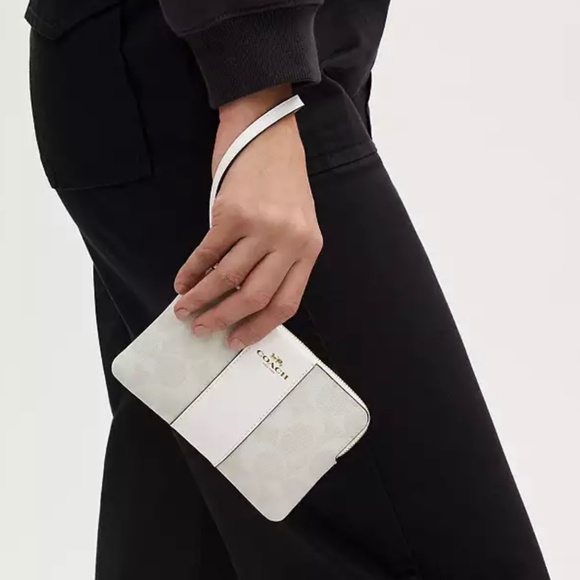 Chalk, wristlet wallet. - Picture 3 of 3